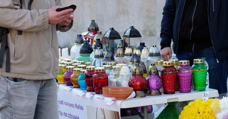 W tym roku zabraknie zniczy? Producenci nie mieli wyjścia. "Nie warto zwlekać"