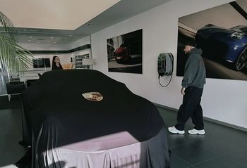 Książulo spełnił marzenie. Odebrał je w salonie Porsche