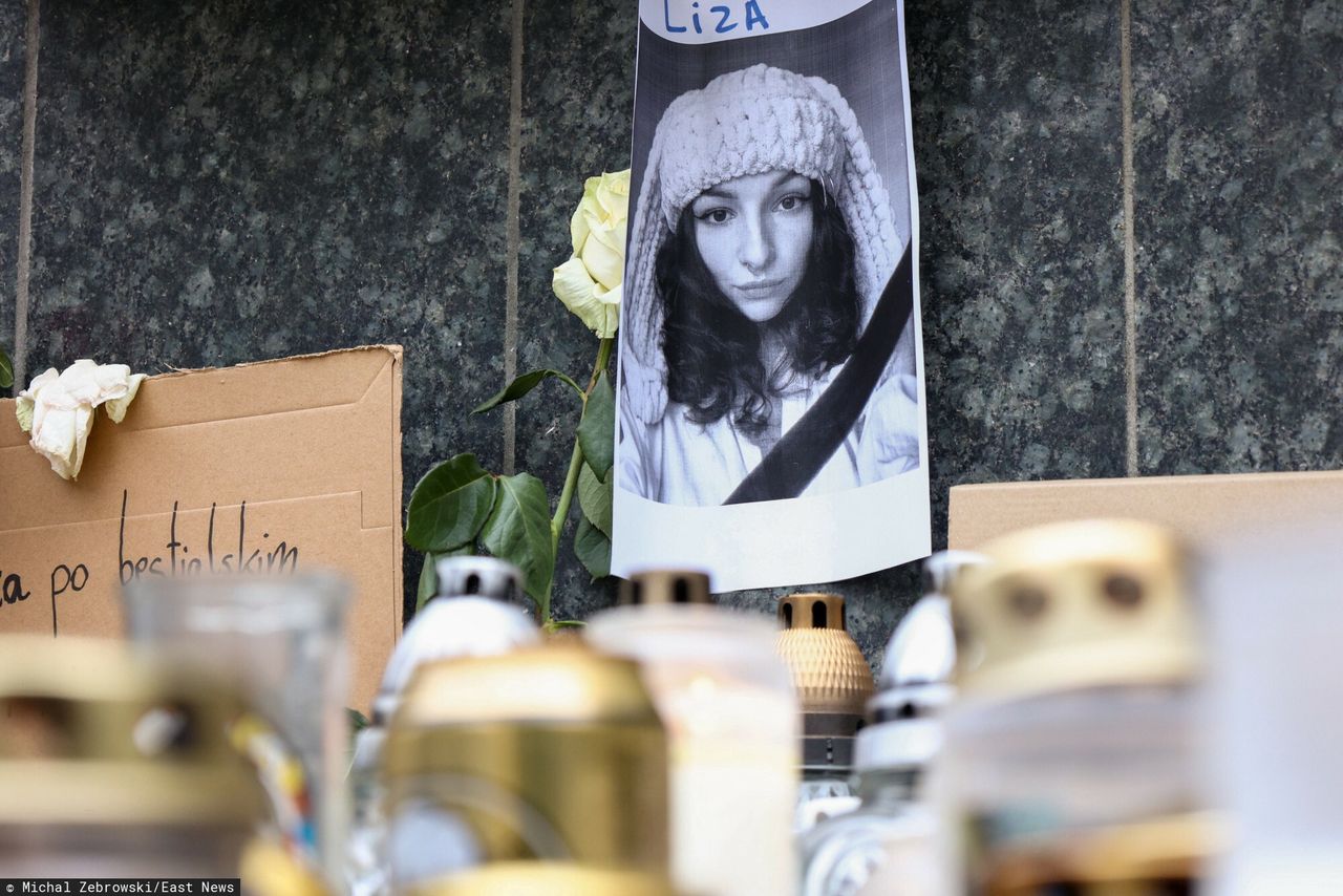 "Lizo, przepraszamy". Protest po śmierci 25-latki w Warszawie