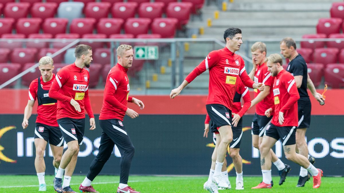 Kamil Glik,Robert Lewandowski before Europa Nations League match in Warsaw, Poland, on June 13, 2022. (Photo by Foto Olimpik/NurPhoto via Getty Images)