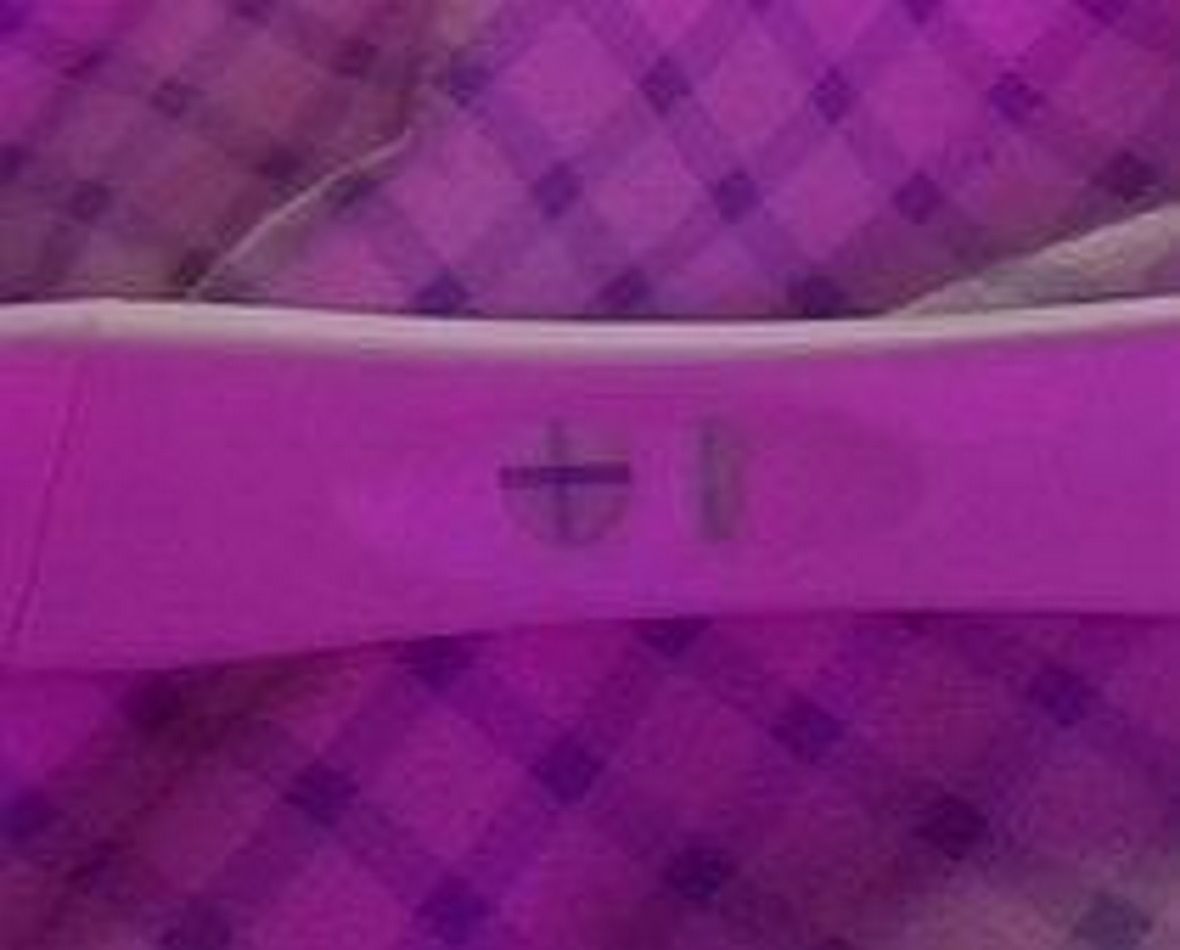 Pokazała partnerowi pozytywny wynik testu