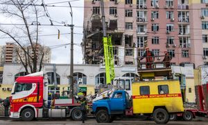 Kindżały i Shahedy. Blisko 500 dronów i 40 rakiet