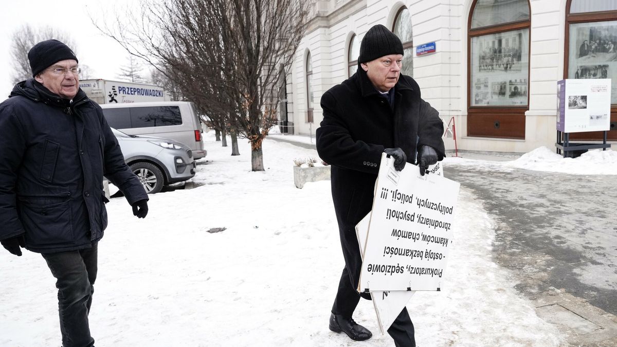 Suski z zabranymi tablicami