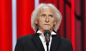 Od lat nie zmienia fryzury. Nie zgadniecie, dlaczego