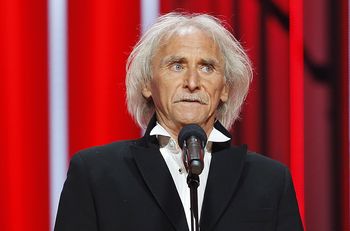 Od lat nie zmienia fryzury. Nie zgadniecie, dlaczego