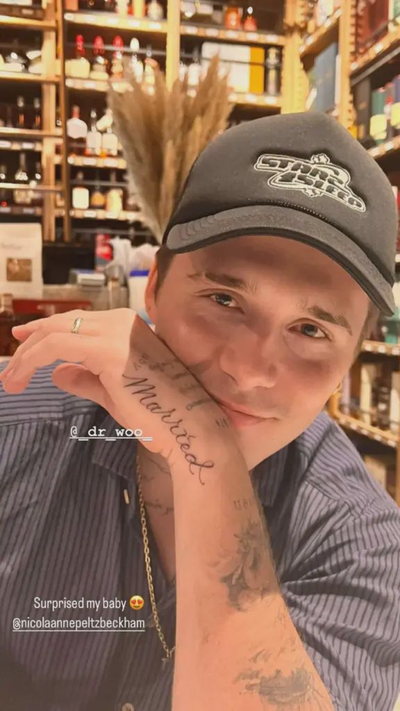 Brooklyn Beckham z tatuażem dla Nicoli