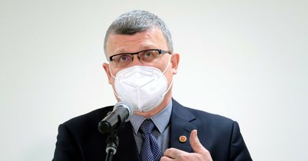 Główny Inspektor Sanitarny chce usunąć Grzesiowskiego z zawodu