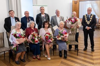 Jelenia Góra: Medale dla par z półwiecznym stażem małżeńskim