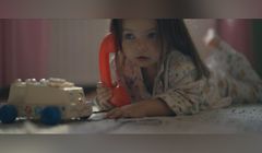 Orange w nowej kampanii namawia, by dać drugie życie starym telefonom (wideo)