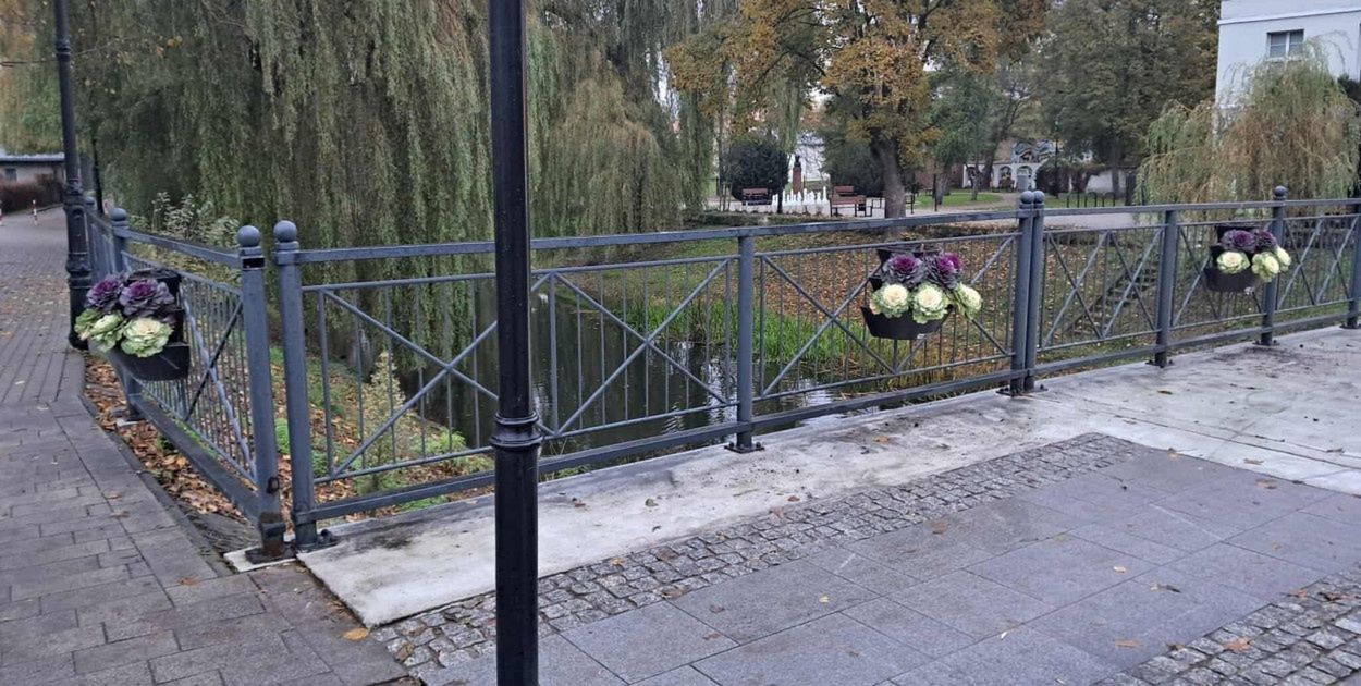 Pułtusk: Kto okradł jesienne dekoracje? Sprawcy poszukiwani