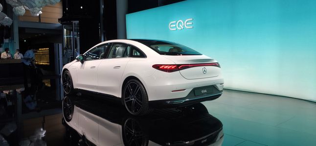 Mercedes EQE (2021)
