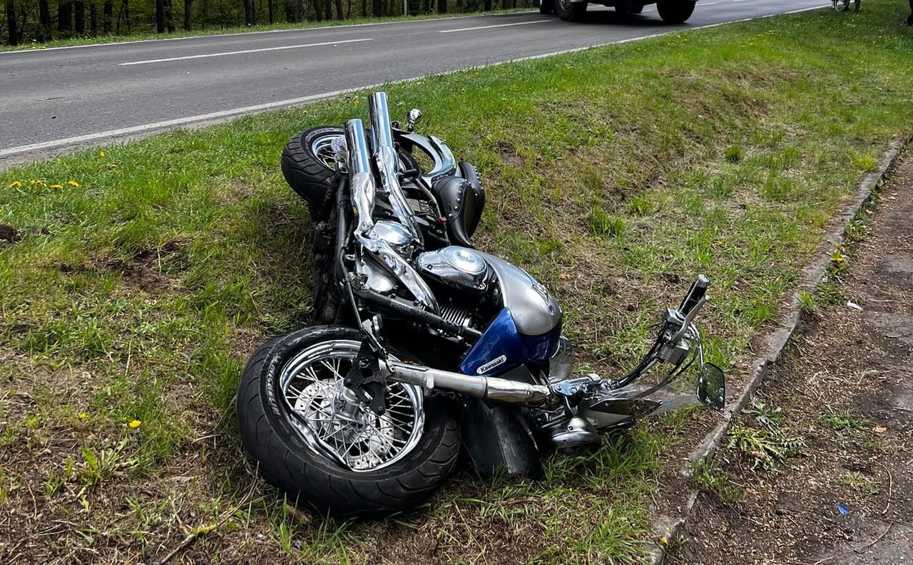 Motocykl zderzył się z osobowym bmw