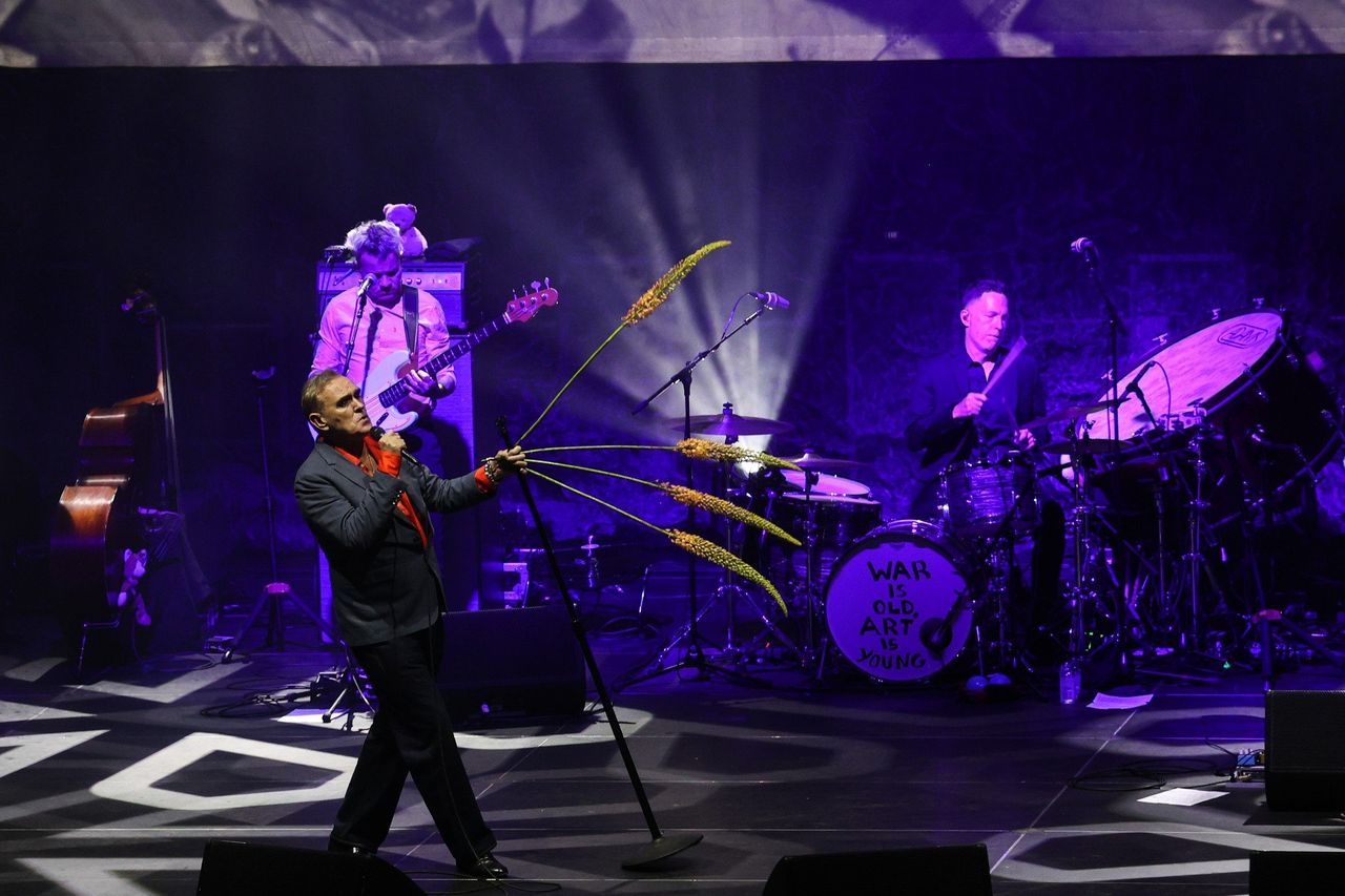 Morrissey w Tauron Arena Kraków. Legendarny wokalista wrócił do Krakowa po dekadzie. Ten koncert spełnił oczekiwania fanów?