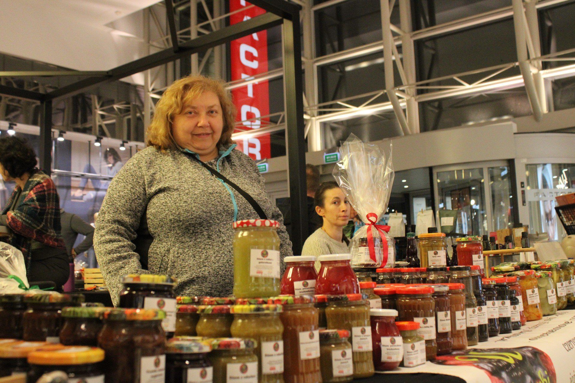 Wielkowiejski Targ w centrum handlowym Factory Kraków