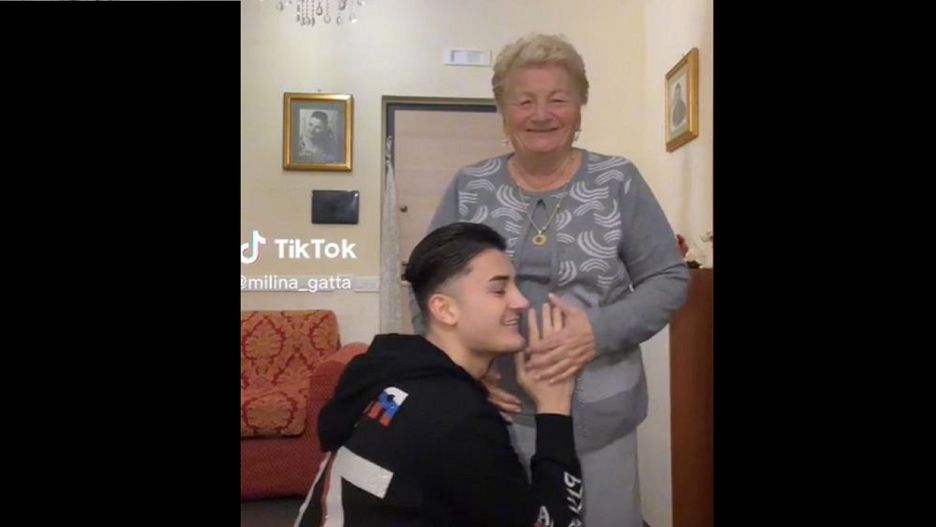 Para z Woch rozpala w internecie liczne kontrowersje