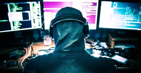 Młodzi cyberprzestępcy zatrzymani. 12- i 16-latkowie oferowali ataki przez internet i na tym zarabiali