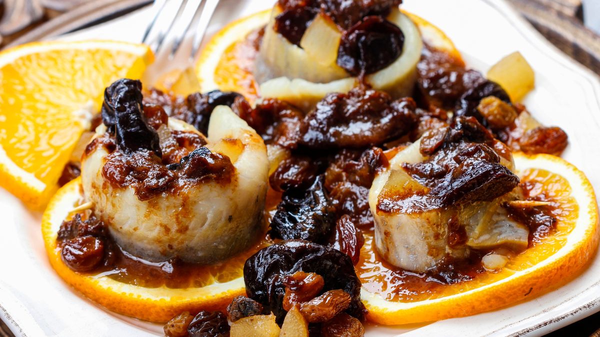 Śledzie z dodatkiem czekolady i suszonych owoców