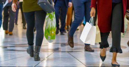 Największy park handlowy na Mazowszu otwarty. Tłumy polowały na promocje