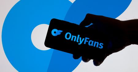 Ukraina zalegalizuje pornografię? WSJ: dochody z Only Fans uciekają