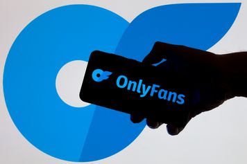 Ukraina zalegalizuje pornografię? WSJ: dochody z Only Fans uciekają