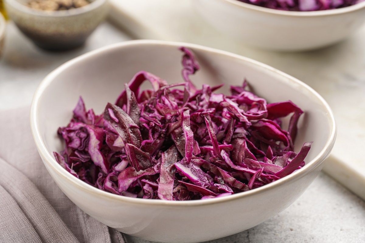 Coleslaw from red cabbage that you don't have to parboil. Simple and exceptionally delicious.