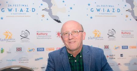 Artur Barciś zagrał w "Osieckiej". Scenę z nim jednak wycięto