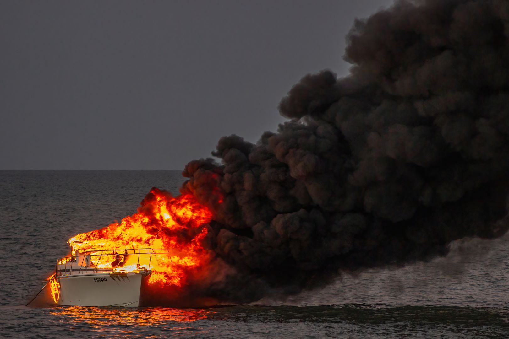 fire, smoke, explosion, flame, hot, burning, burn, flames, heat, danger, inferno, fireball, blaze, explode, boat, yaught, black, emergency, red