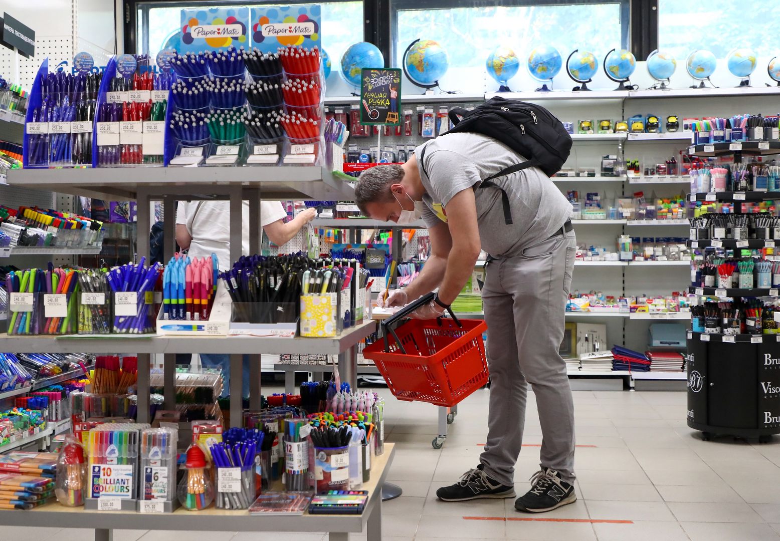 Planujesz zakupy szkolne w Biedronce, Lidlu lub Auchan? Lepiej się pośpiesz