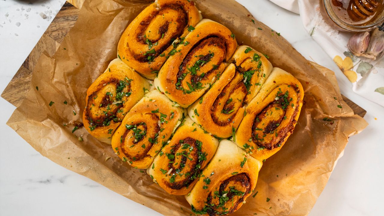 Cynamonek w takim wydaniu jeszcze nie jadłeś. Nadzienie wcale nie jest na słodko