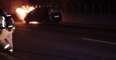 Pożar samochodu osobowego w Ostrowcu Świętokrzyskim