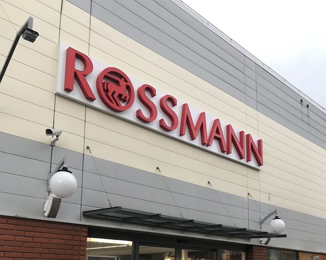 Hitowy produkt w Rossmannie. Jedna sztuka kosztuje 34 gr
