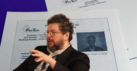 Profesor Yale w aktach Epsteina. Polecał studentkę