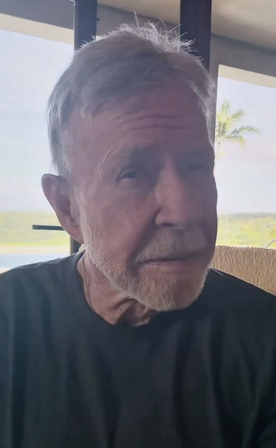 Kadry z ostatniego posta Chucka Norrisa