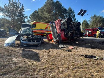 19-latka uderzyła BMW w ciężarówkę. Tragiczne wieści ze szpitala