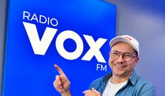 Wieloletni prezenter wraca do VOX FM