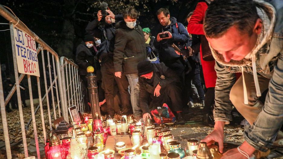  Protest przed siedziba Trybunału Konstytucyjnego pod hasłem "Ani jednej więcej". To reakcja na śmierć pacjentki z Pszczyny