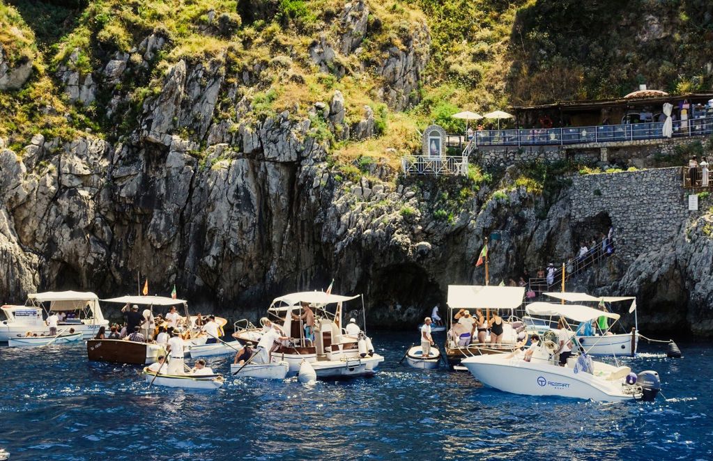 Residents of Capri complain about too many tourists