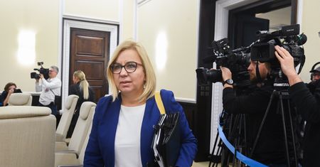 40 tys. zł dopłaty do auta elektrycznego. Ministra wskazuje datę