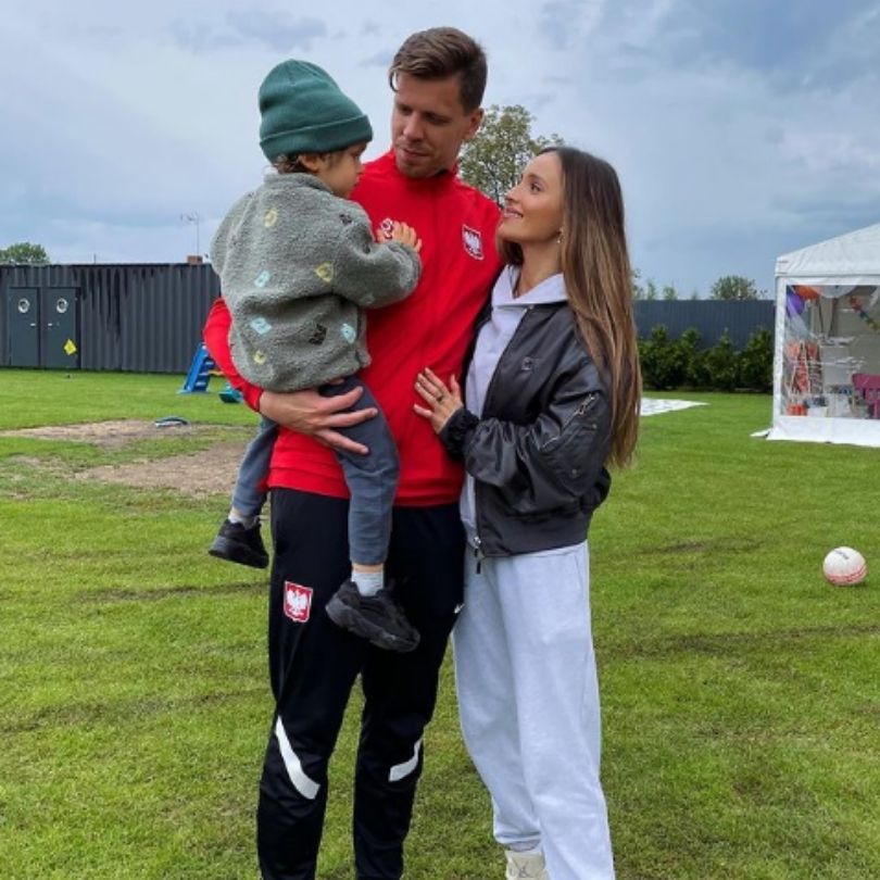 Lewandowscy i Szczęśni uwiecznili pobyt w Opalenicy na wspólnych fotografiach