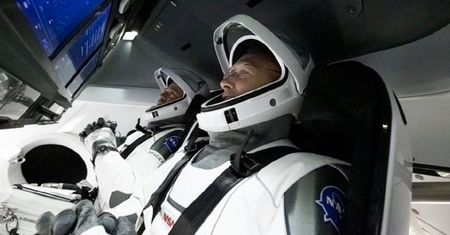 Historyczna misja SpaceX i NASA. Astronauci wracają na Ziemię [Oglądaj na żywo]