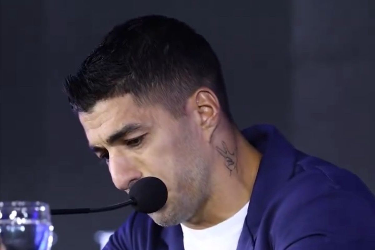 Luis Suarez announces emotional farewell from Uruguay national team