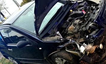 Rozbił auto po alkoholu. Policja ujawnia, ile promili miał kierowca
