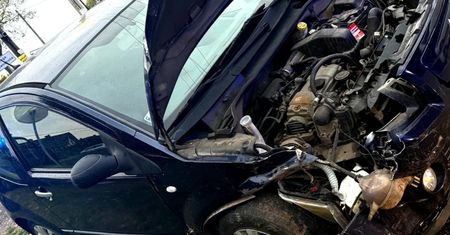 Rozbił auto po alkoholu. Policja ujawnia, ile promili miał kierowca