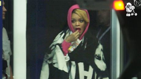 Rihanna WYLATUJE Z POLSKI!