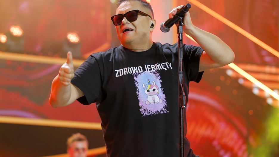 Muniek Staszczyk tłumaczy się z kontrowersyjnej koszulki