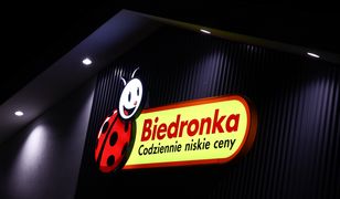 Oświetlenie przy sklepie Biedronki razi ich w oczy. "Nie da się spać"
