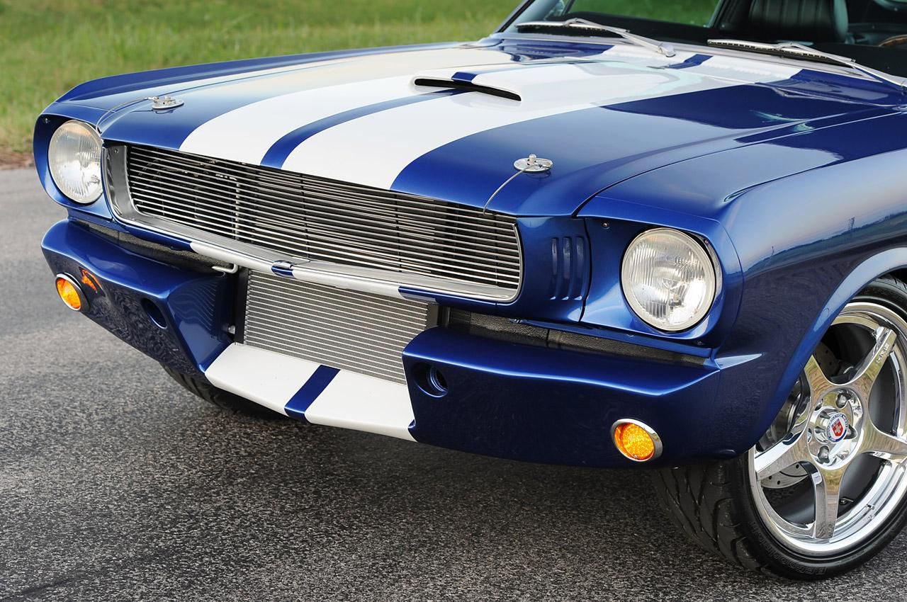 Classic Recreations 1966 Shelby GT350CR na efektownych zdjęciach [galeria] 24