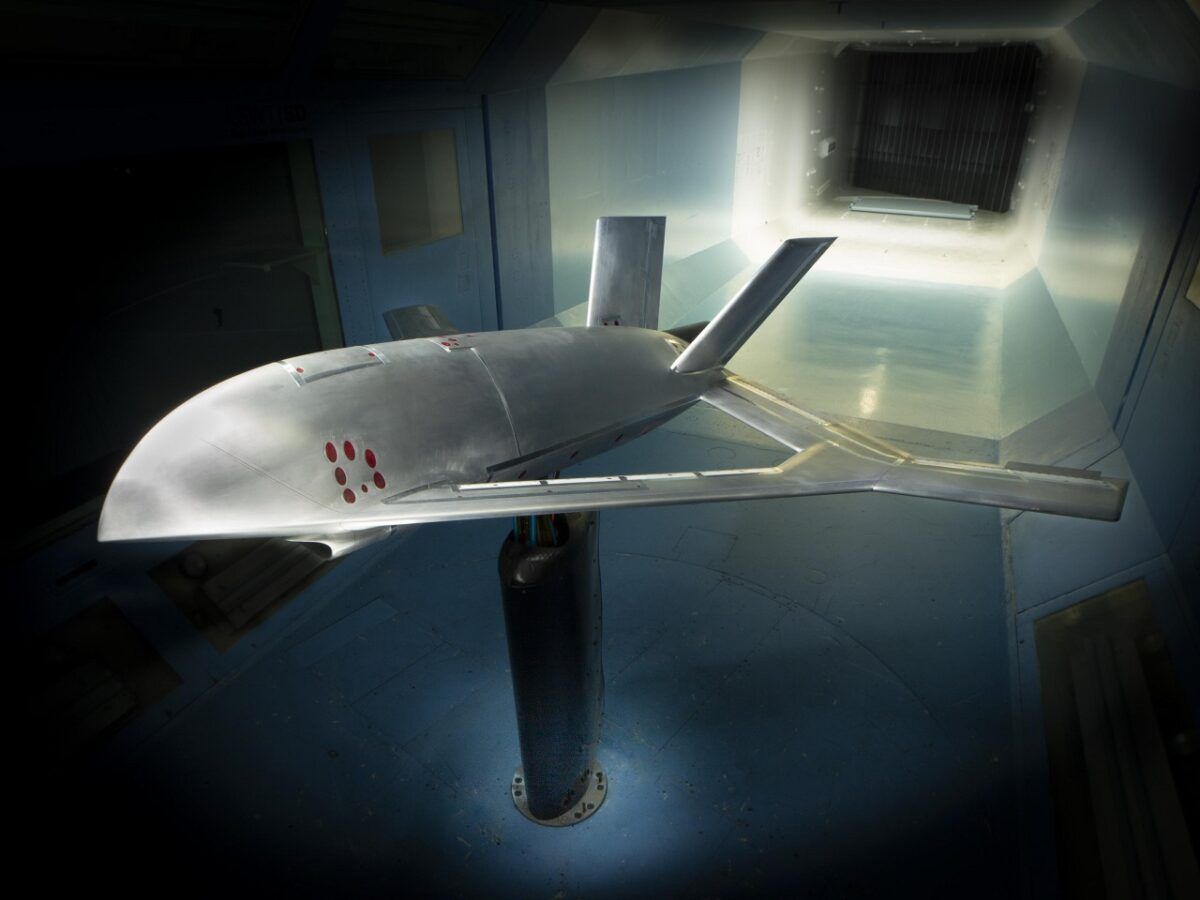 Model X-65 w tunelu aerodynamicznym podczas testów