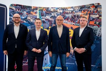 Toruń. Przedstawiciele rządu w lokalnych firmach. Tematem wizyty inwestycje i nowe kontrakty