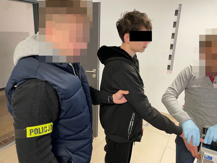 20-latka i 18-latek prawie podpalili dom. W mieszkaniu znalezion